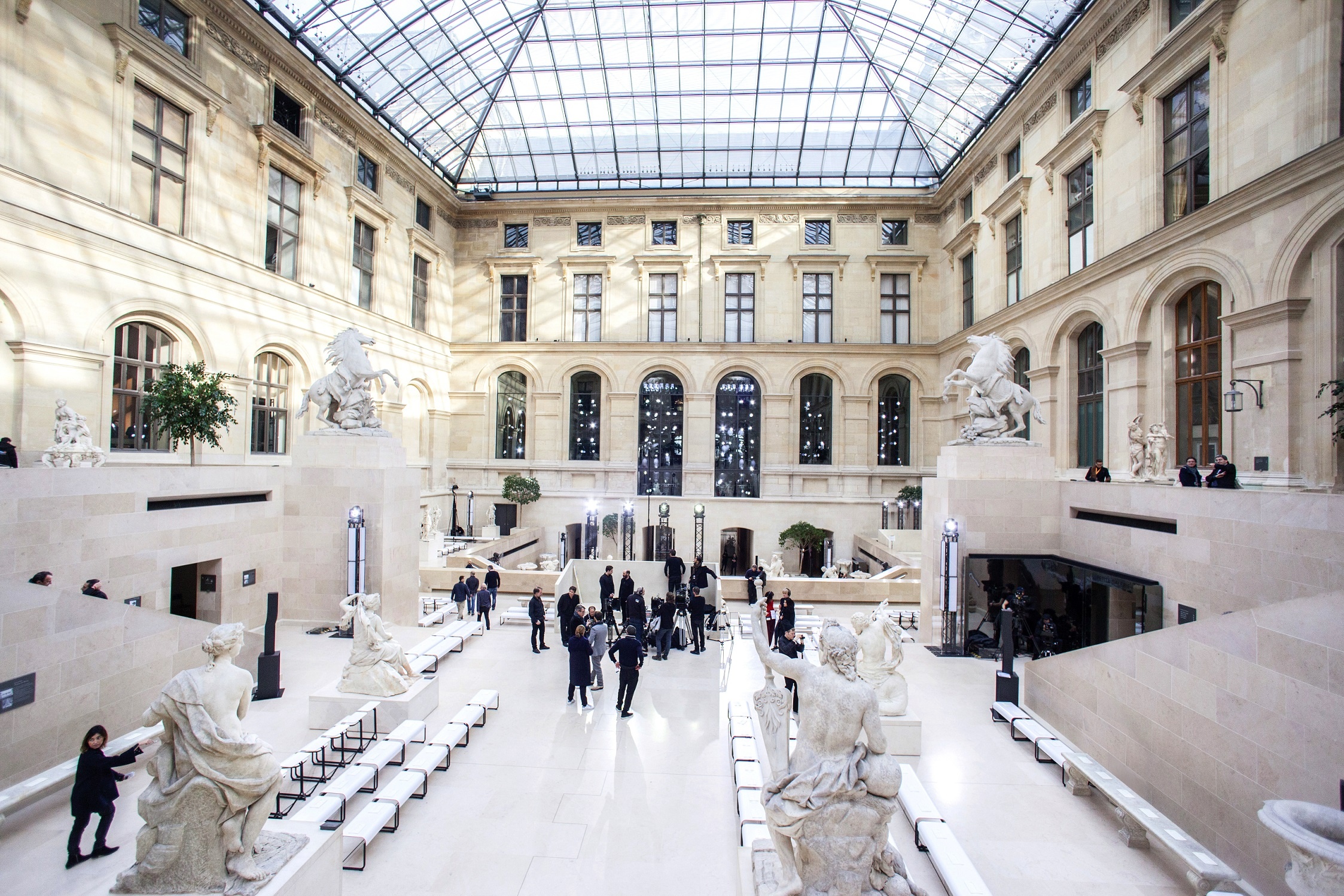 Louis Vuitton Fashion Show in Paris featured image
