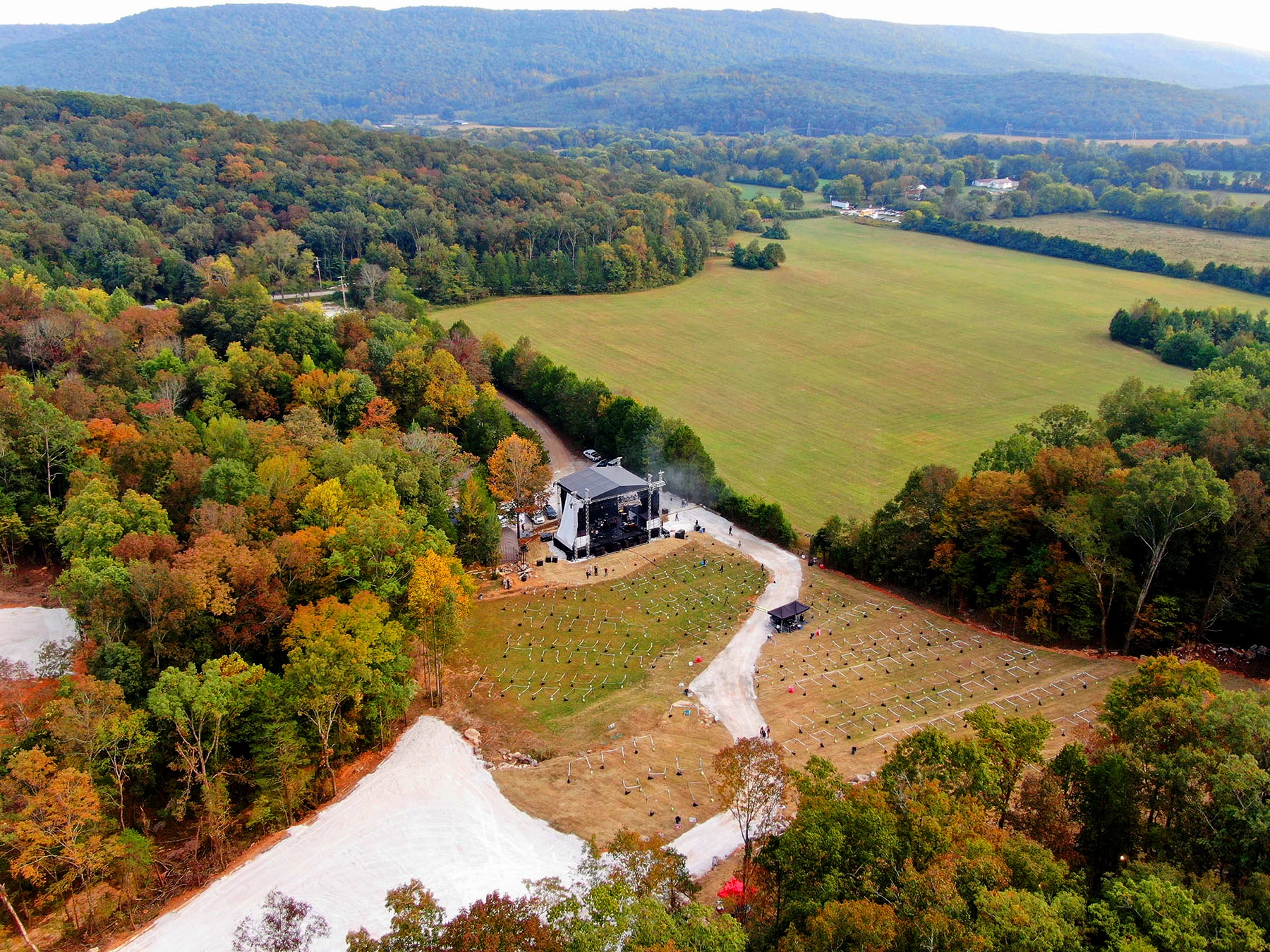 Jason Isbell and The 400 Unit Go Above Ground with L-Acoustics at The Caverns featured image