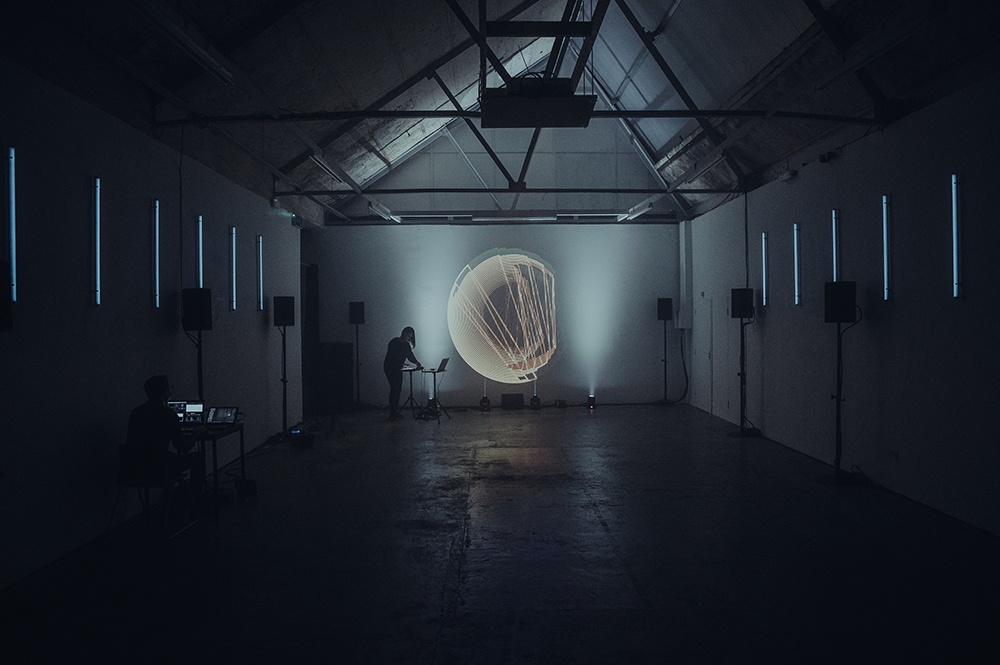 Electronic Music Producer Halina Rice Combines 3D Soundscapes and Audio-Reactive Visual Elements for Evocative Live Performances featured image