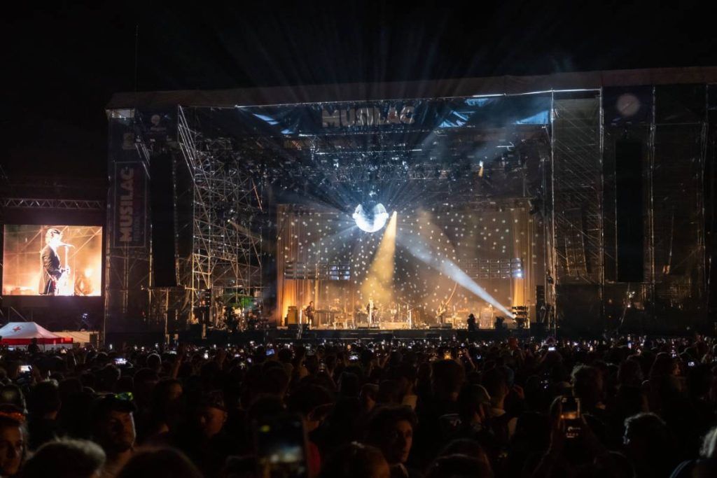 One of the two main stages at Musilac Festival, featuring a left right array of 14 L-Acoustics K1 with three K2