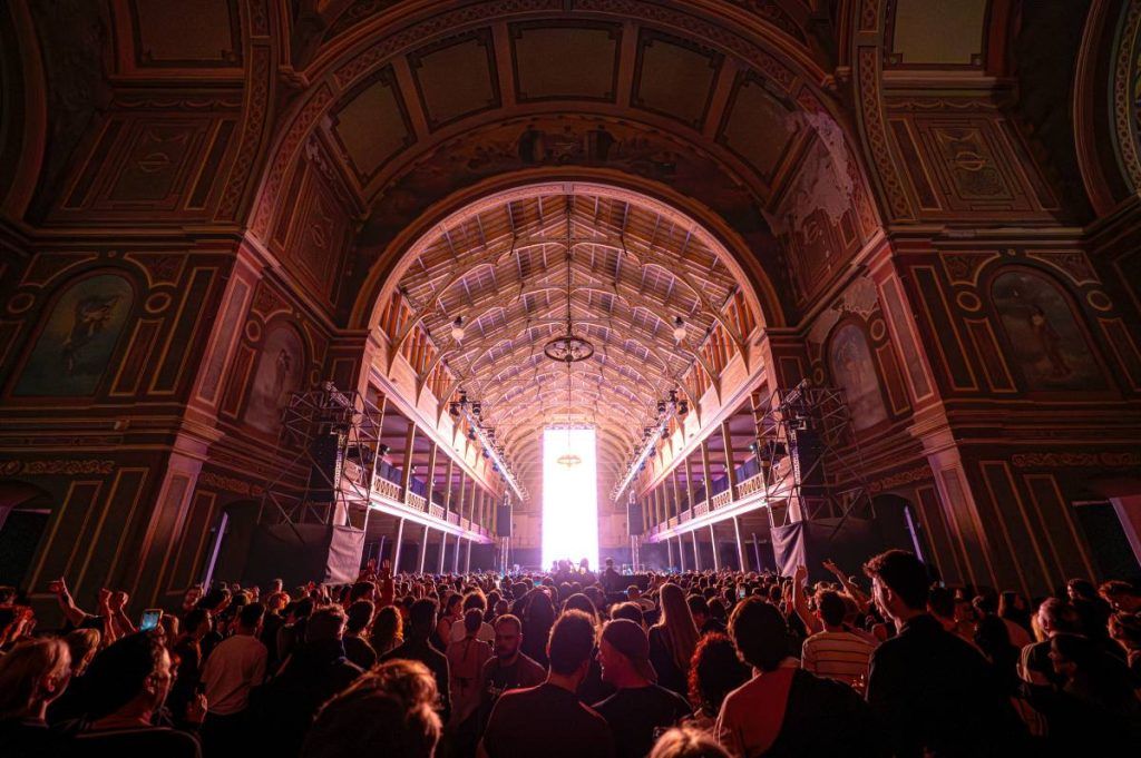 A delay system of eight L-Acoustics Kara per side at Now of Never Festival - Credit Leash Leon