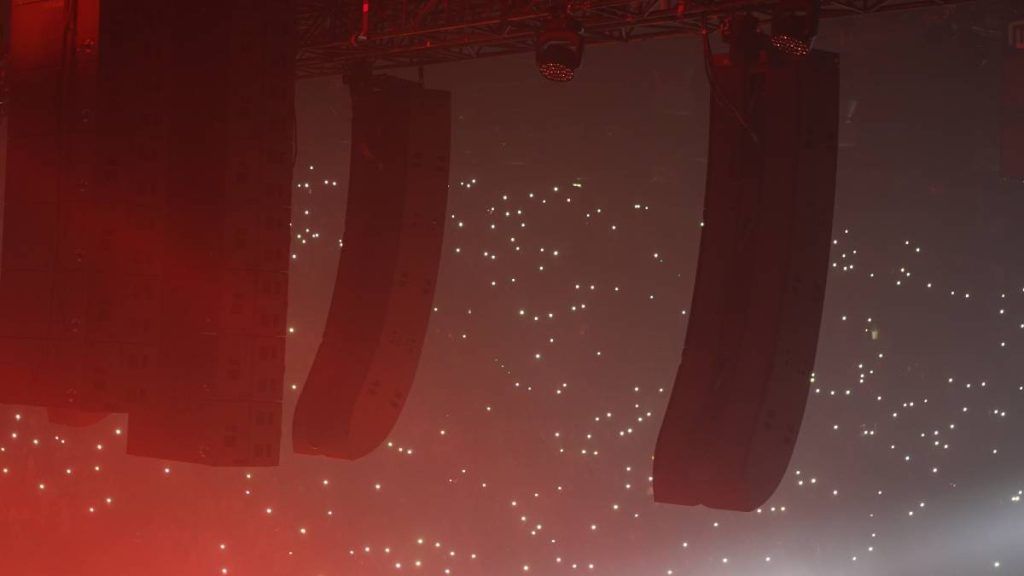 Eight KS28 subwoofers in two hangs of eight were flown behind the central L2/L2D hangs for the Coez & Frah Quintale Lovebars tour.