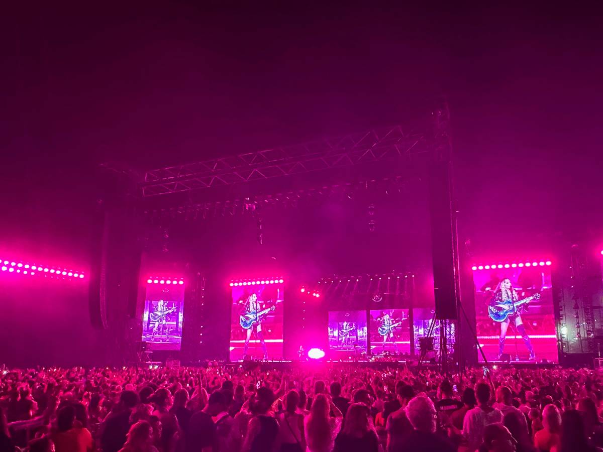 Madonna’s beach concert for 1.6 million fans in Rio was a joint effort between Gabisom, Eighth Day Sound, L-Acoustics, and many others (credit: Alex Soto)