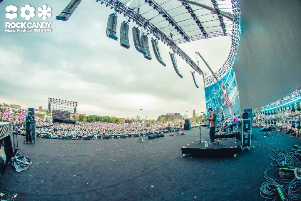 Seven cranes across the stage area supported the main rigging trusses and five hangs of L-Acoustics K2 for the main L-ISA Scene System.