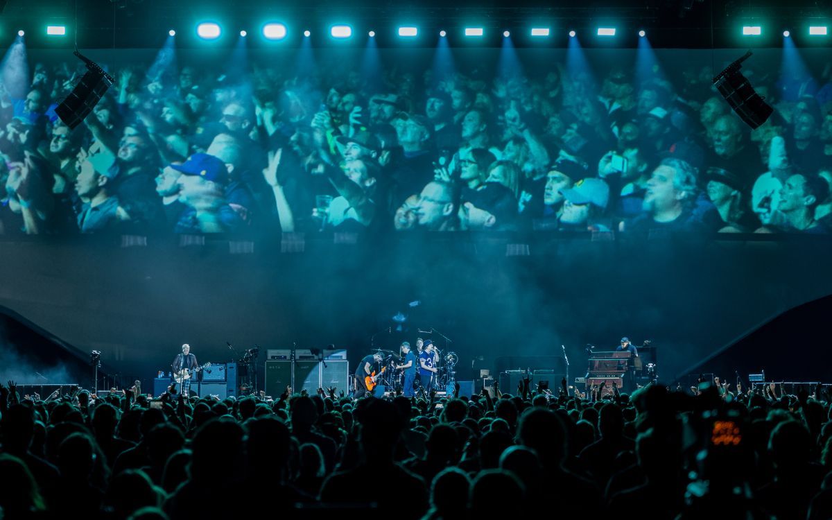 L-Acoustics K Series Concert Sound System Brings Ray of Light to Pearl Jam’s Dark Matter World Tour featured image