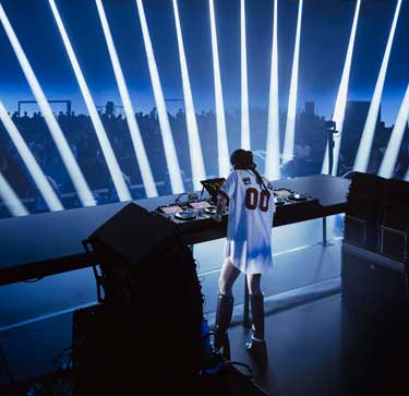 Sound Meets Light: L-Acoustics DJ Sound System Redefines the Live Experience featured image