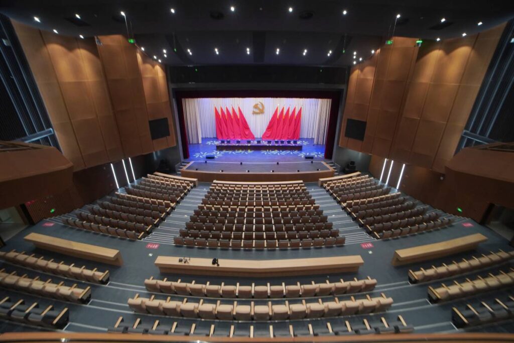 The Gongzhuling Grand Theatre features a LCR configuration of five L-Acoustics A15 speakers per hang hidden behind acoustic screens