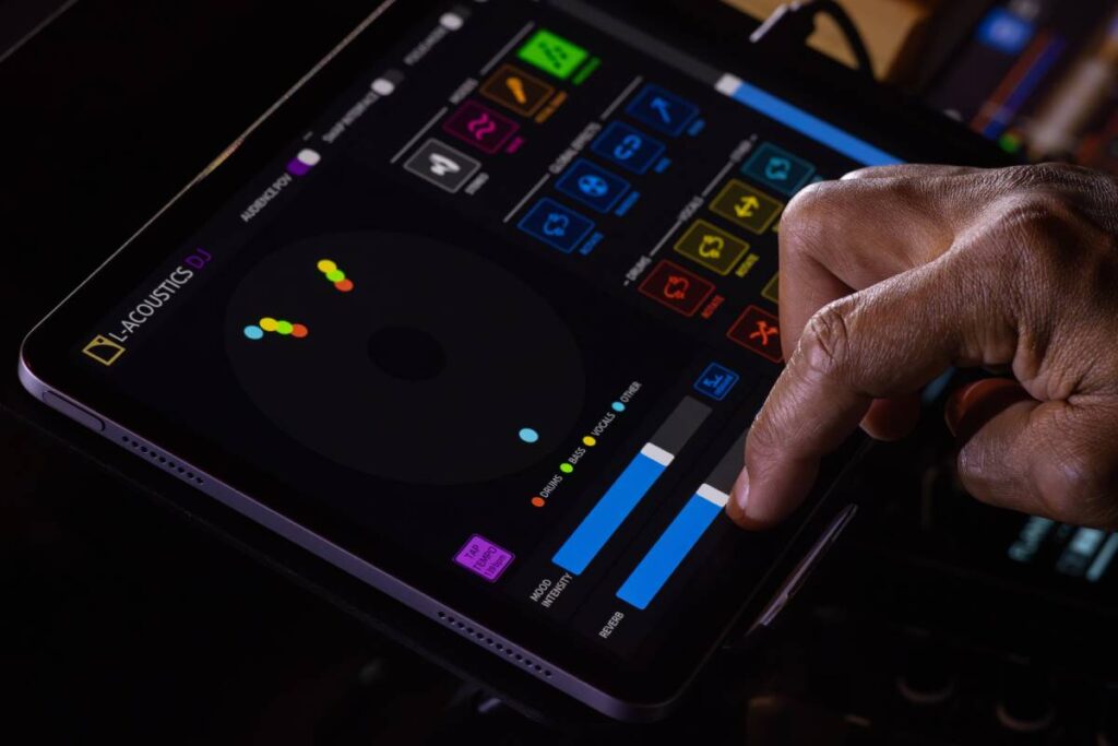 L-Acoustics DJ enables DJs to create an expanded creative canvas by positioning musical elements around, above, and through the venue, creating deeper emotional connections with the audience. 