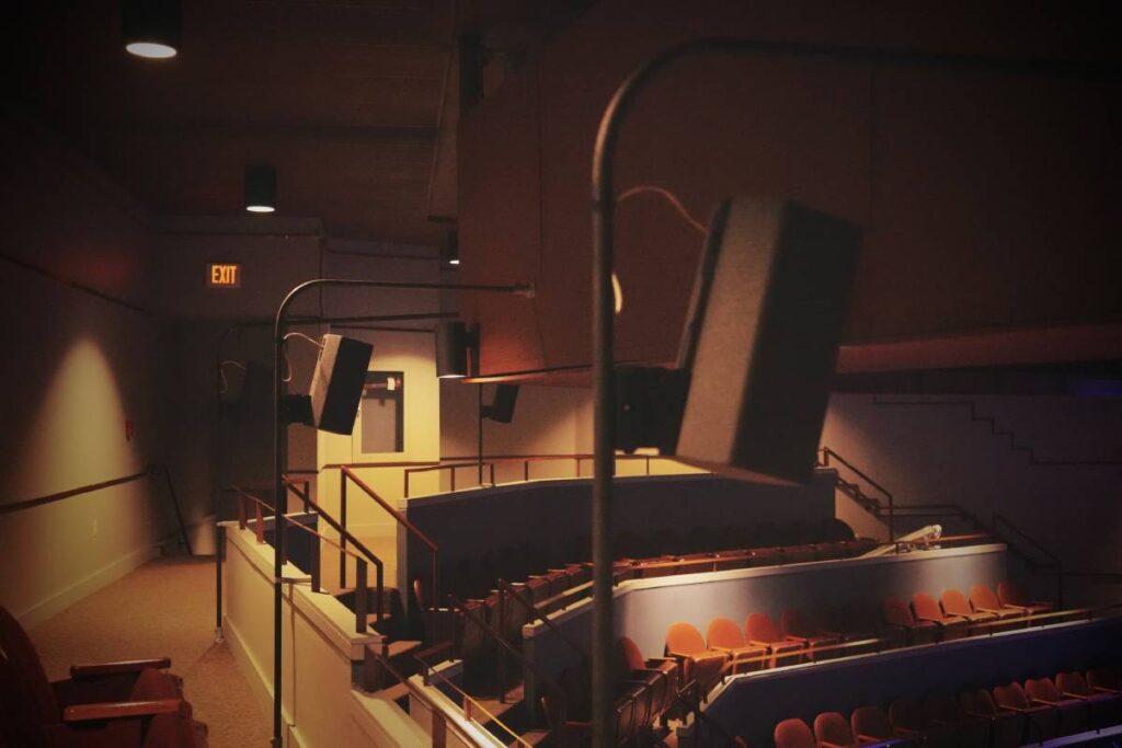 Several of the X6i enclosures in the upper balcony are vertically oriented