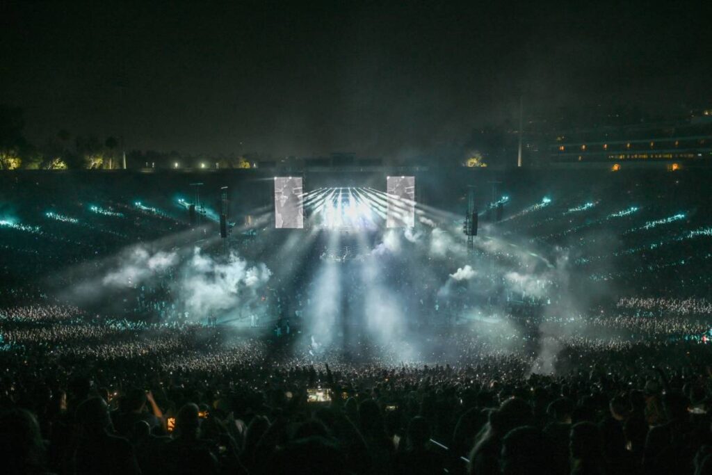 Up to seven positions of L-Acoustics L Series arrays are deployed for the tour’s largest stadium shows (photo credit: Ric Lipson)