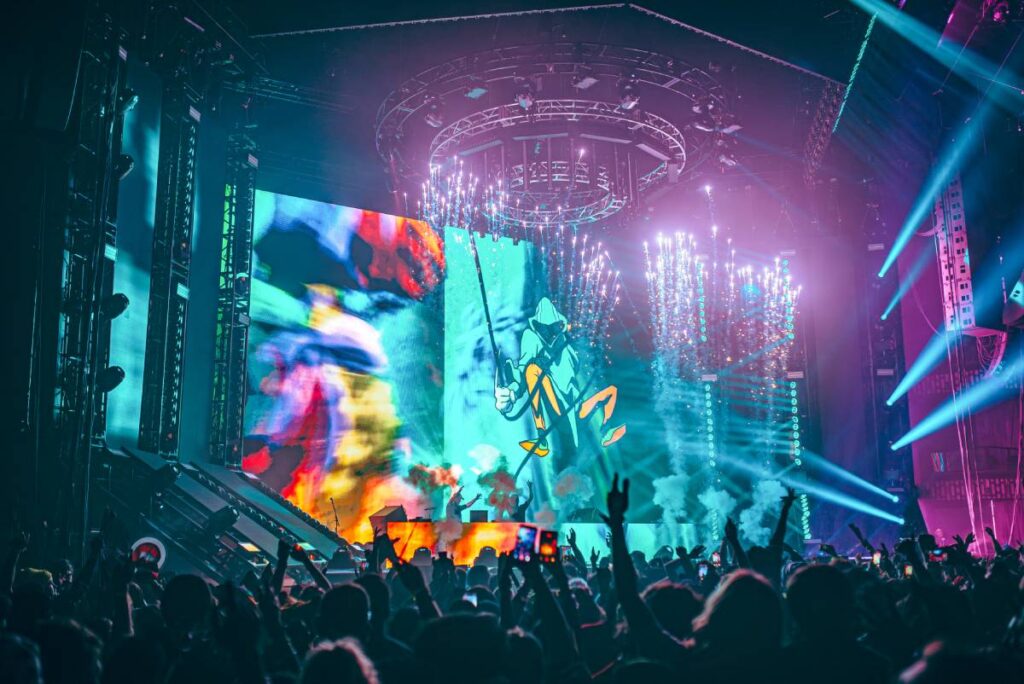 “You’re hearing more pop and other artists doing EDM remixes now, and the clarity of the [L Series] PA is critical to deliver those lyrics clearly,” shares GWN’s Benjamin “Bamby” Bayeul (photo credit: Joe Runge / @joecreate)