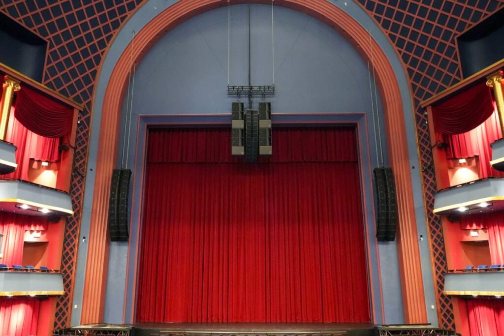 Sarofim Hall at Houston’s Hobby Center for the Performing Arts recently installed a new L-Acoustics K3 loudspeaker system