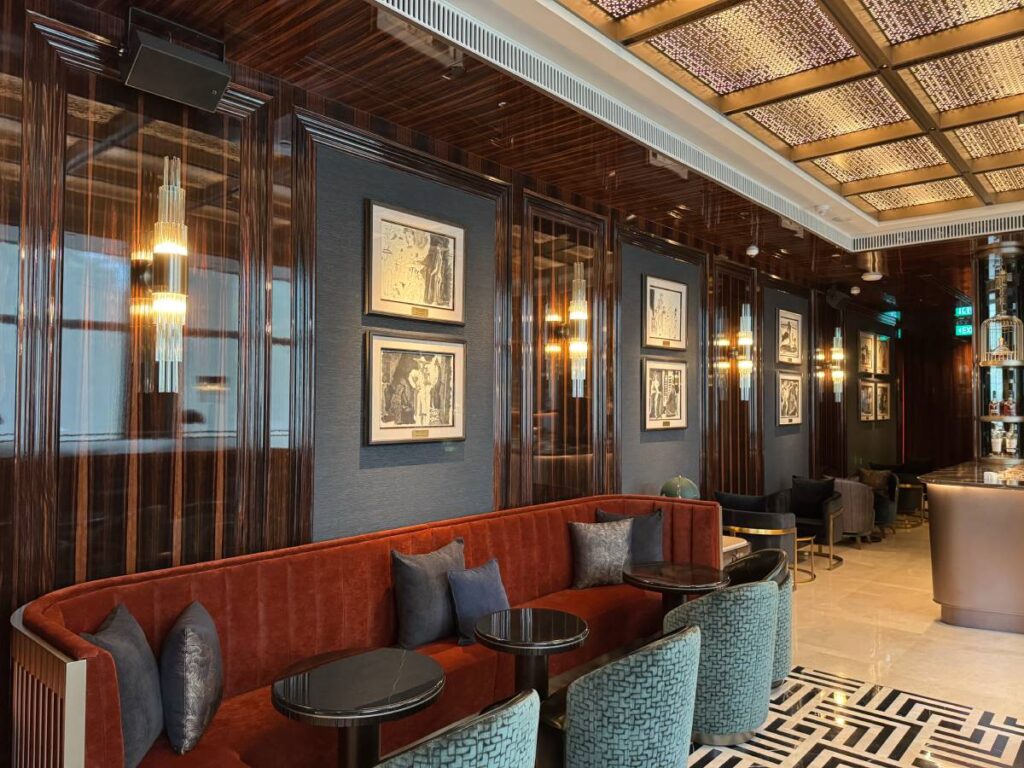 Four L-Acoustics X6i and two SB10i subwoofers enhance intimate conversations at The St. Regis Bar in Singapore