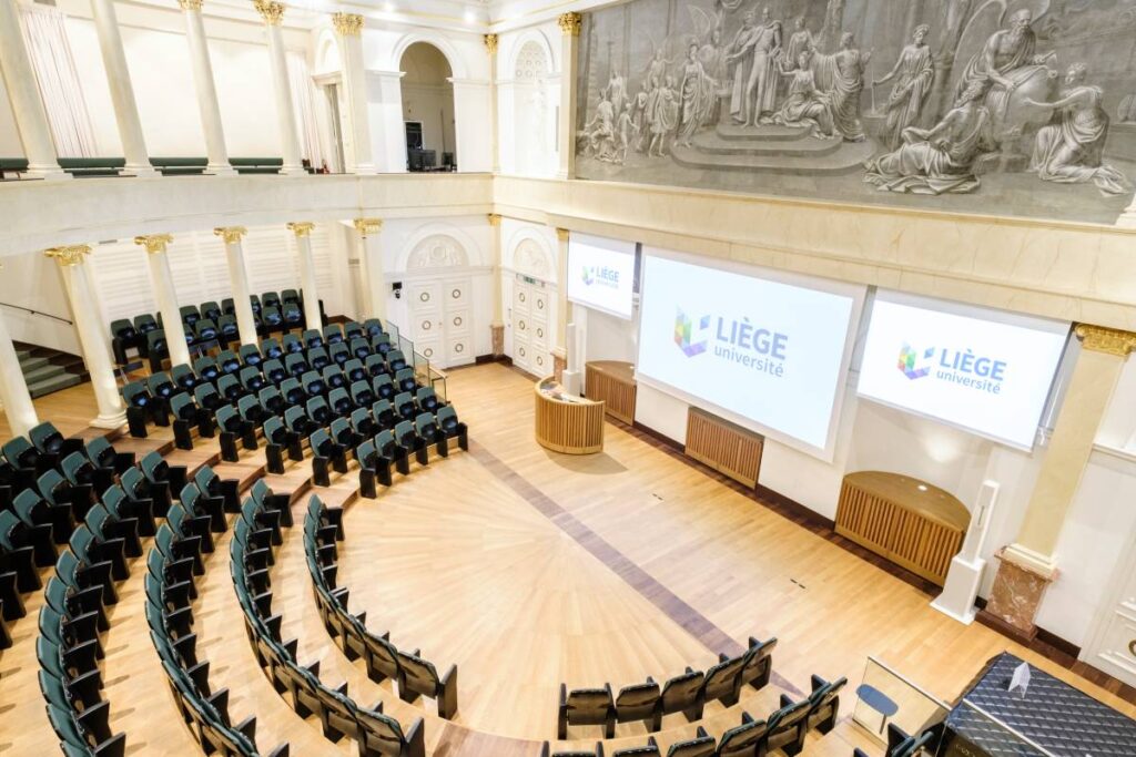 Liège Université install L-Acoustics Syva and Soka for crystal-clear speech intelligibility across campuses ©Alexandre Aretz