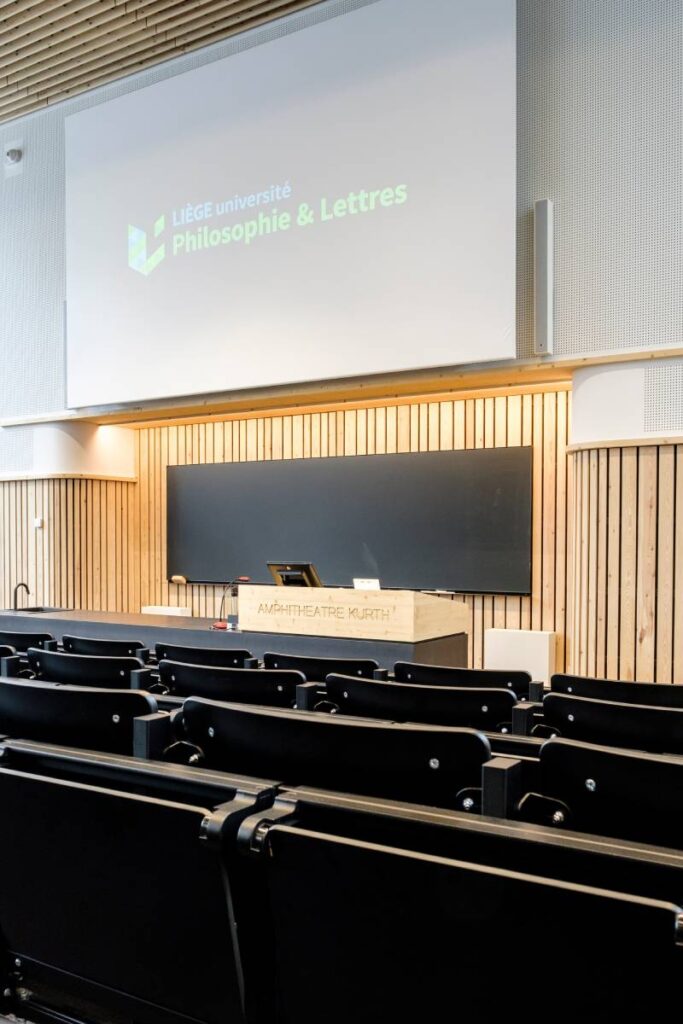Deploying an aesthetically appealing sound system was especially important in certain heritage spaces, like the Salle Académique and several of the amphitheatres ©Alexandre Aretz