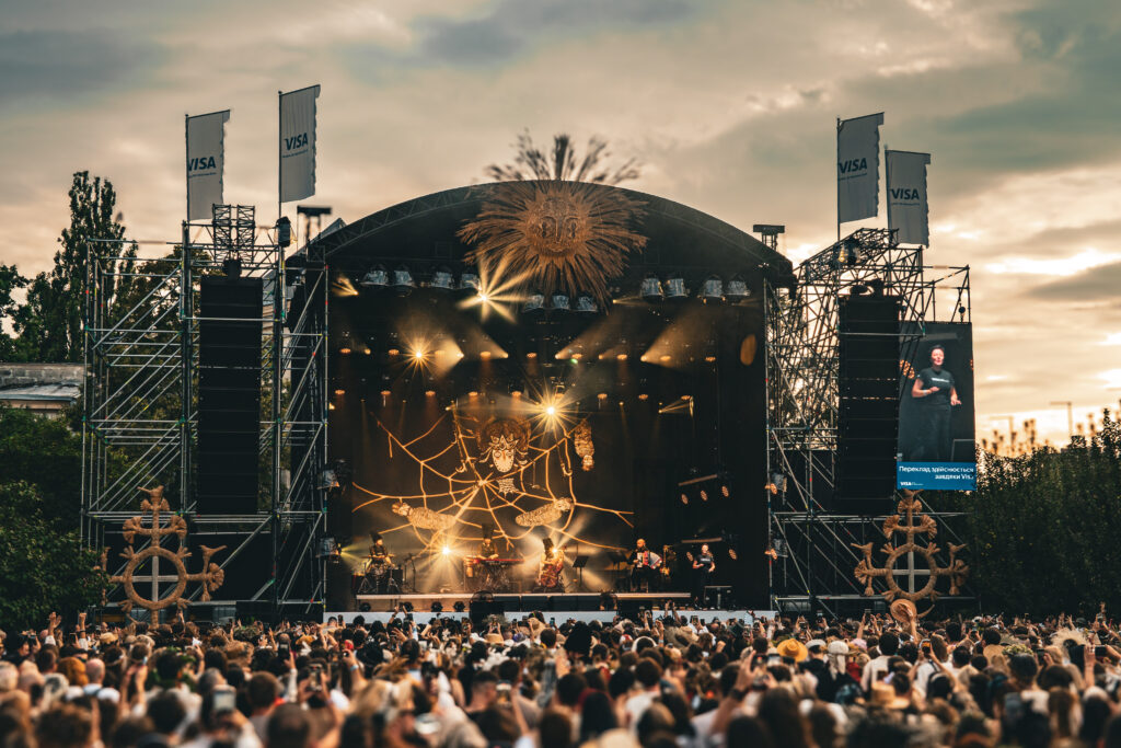 A legacy l-Acoustics V-DOSC system was sourced for the main stage of the Vyrii festival ©Yaroslava Mazur