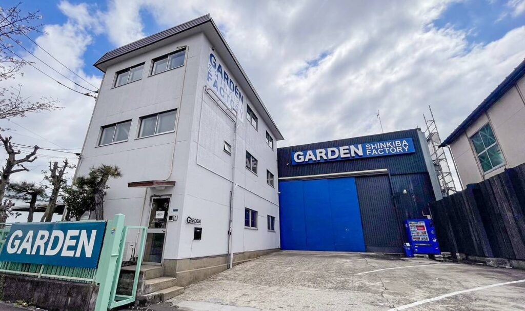 Garden Shinkiba Factory occupies a former industrial site, and it wears that history proudly: raw concrete, high steel trusses, a rugged aesthetic that has made it one of the most sought-after production spaces in the Japanese capital.