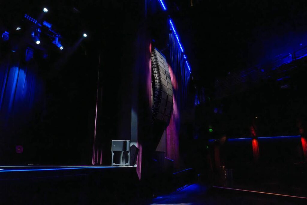 A single left and right L-Acoustics A15 Focus fire into the front-center from the stage sides ©Joe Vallejo