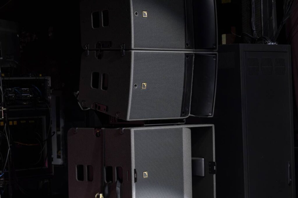 Two L-Acoustics A15 Focus over two KS21 subs per side serve as side/drum fills ©Joe Vallejo