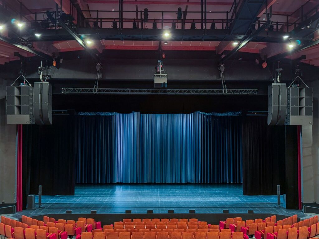 Performing arts centre Le Pin Galant upgrades to L-Acoustics L2 after decades with V-DOSC
